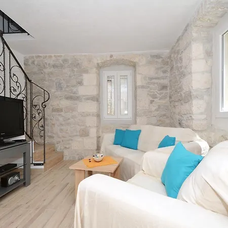 Apartment Petrovic *