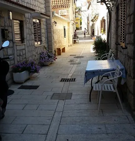 Petrovic Apartment *